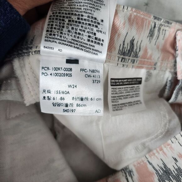 Levis Pink And Grey Short Shorts - Picture 4 of 6